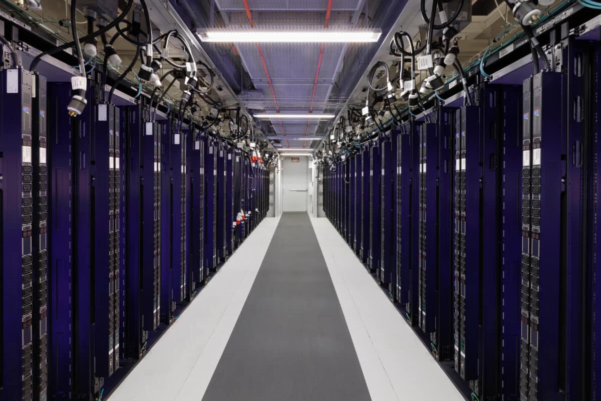 The Benefits of Lights Out Colocation Services DCX Data Center